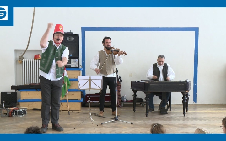 Embedded thumbnail for DSTV: ünnepre hangolt a Hetedhét zenekar