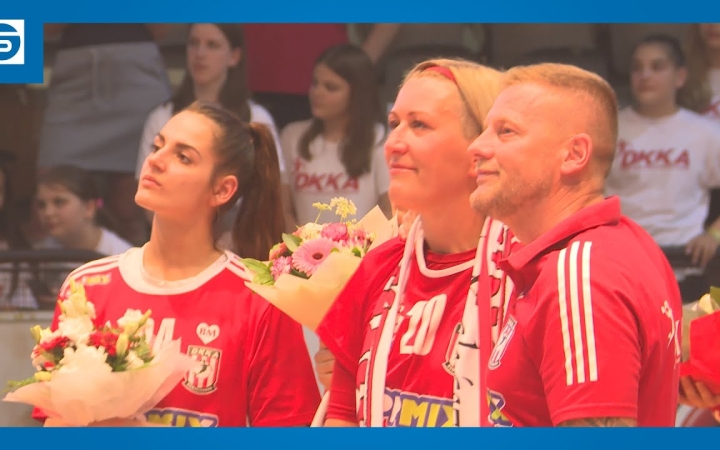 Embedded thumbnail for Könnyes búcsú a bajnoki szezontól és Bulath Anitától (galériával)