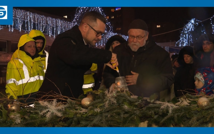 Embedded thumbnail for Boldog, szép karácsonyt, Dunaújváros! 