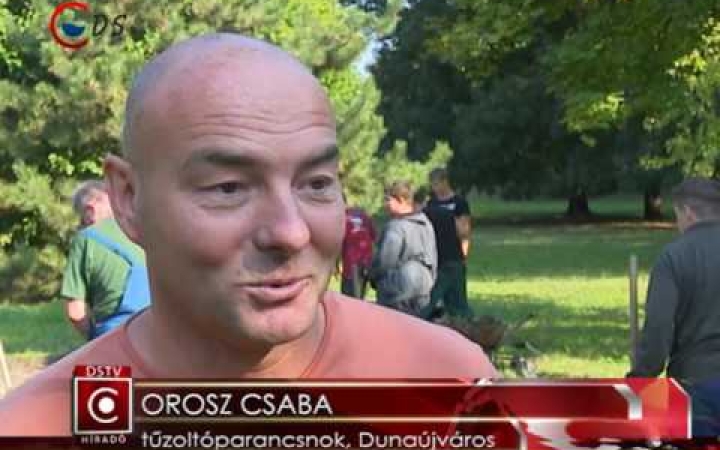 Embedded thumbnail for Épül az edzőpark