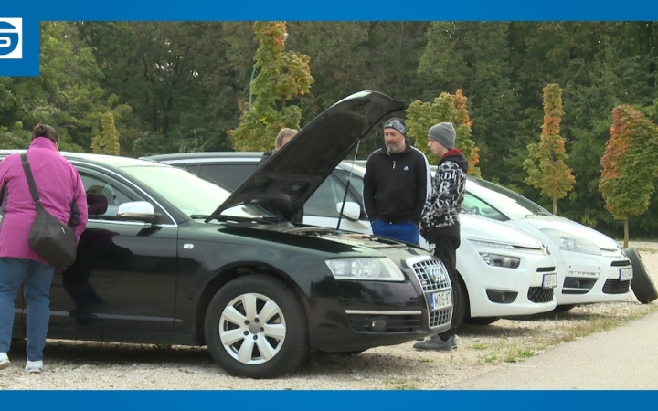 Embedded thumbnail for Újra autóvásár volt Dunaújvárosban