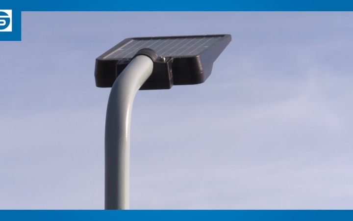 Embedded thumbnail for Fénybe borul a felső Duna-part sétánya