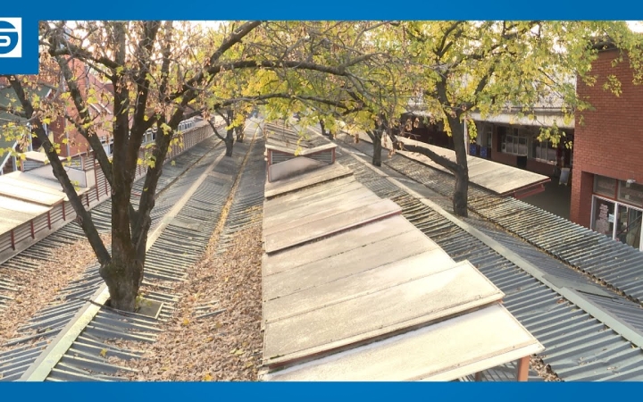 Embedded thumbnail for Felújítják a piac tetőszerkezetét, végre végleg megszűnnek a beázások