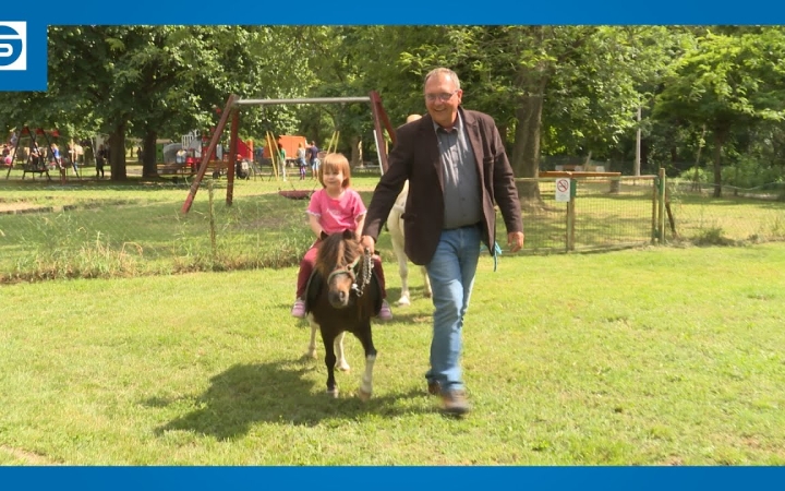 Embedded thumbnail for DSTV: mindent a gyermekekért (galériával)