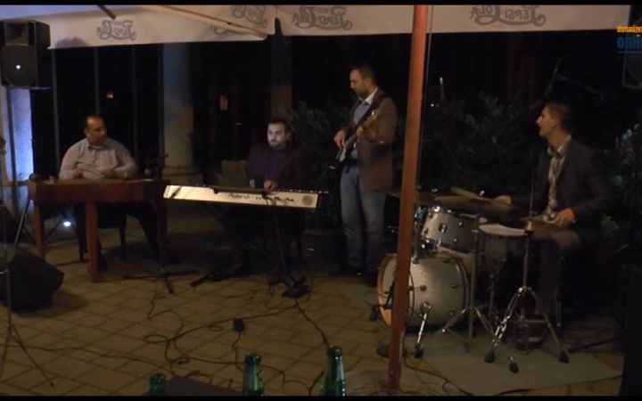 Embedded thumbnail for Ismerős dallamok az éjszakában