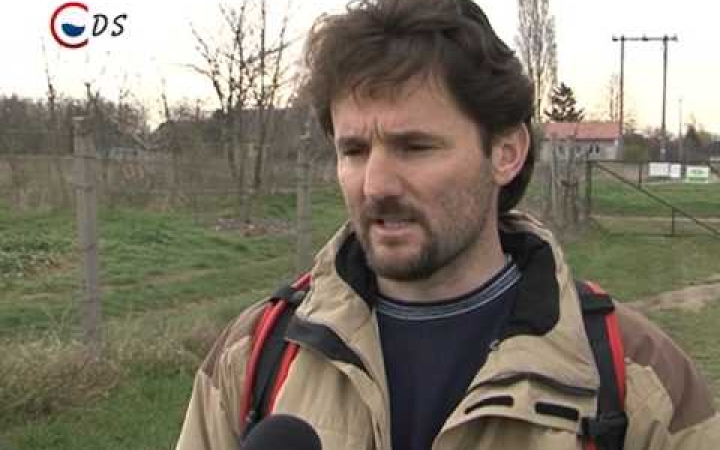 Embedded thumbnail for Bajban a magyar alma?