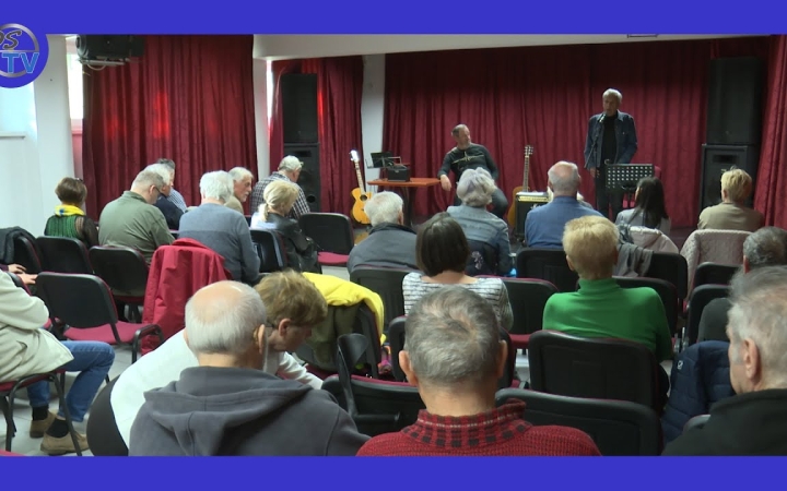 Embedded thumbnail for DSTV: ünnepeltek a versbarátok