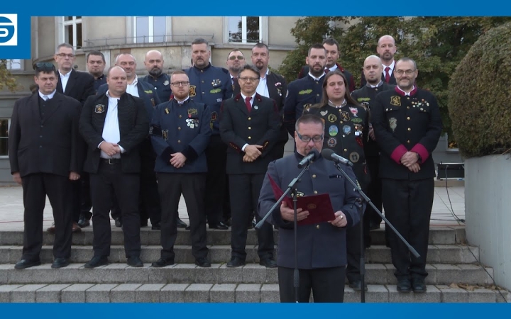 Embedded thumbnail for Hópárducukra emlékeztek a Leopárdok (galériával)