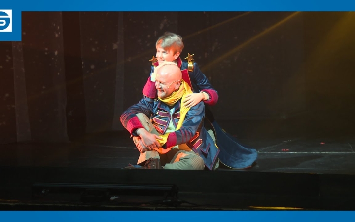 Embedded thumbnail for "A kis herceg" adaptációját mutatja be a Bartók Kamaraszínház (galériával)