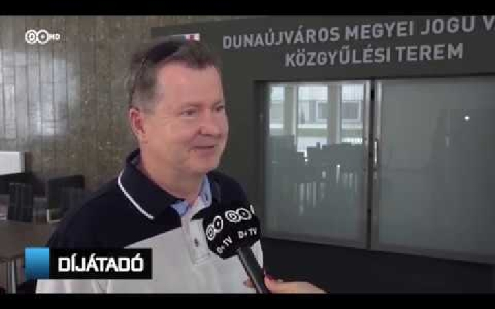 Embedded thumbnail for D+ Híradó - Díjátadó, mozi