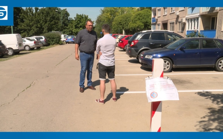 Embedded thumbnail for Este festik a parkolósávokat, útburkolati jeleket