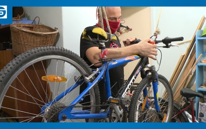 Embedded thumbnail for DSTV: szerel – de már ajándékoz is