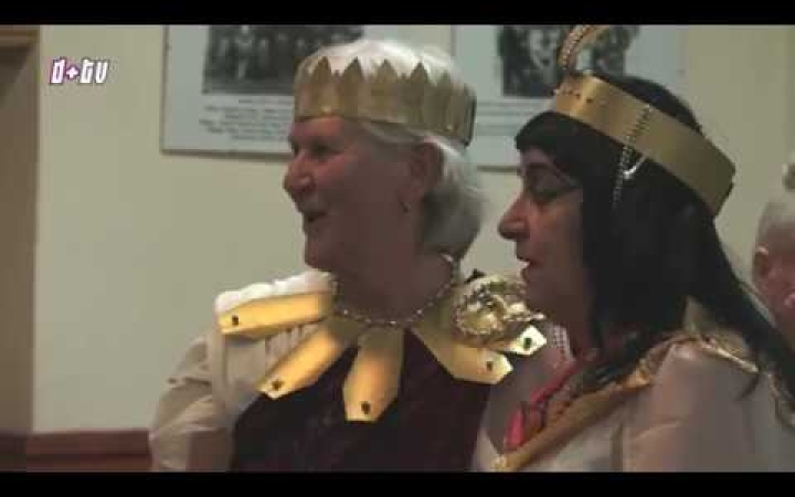 Embedded thumbnail for Állt a bál a nyugdíjasoknál