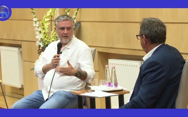 Embedded thumbnail for Autós élmények élőben – Vályi István volt a Dunaújvárosi Estek sorozatának vendége