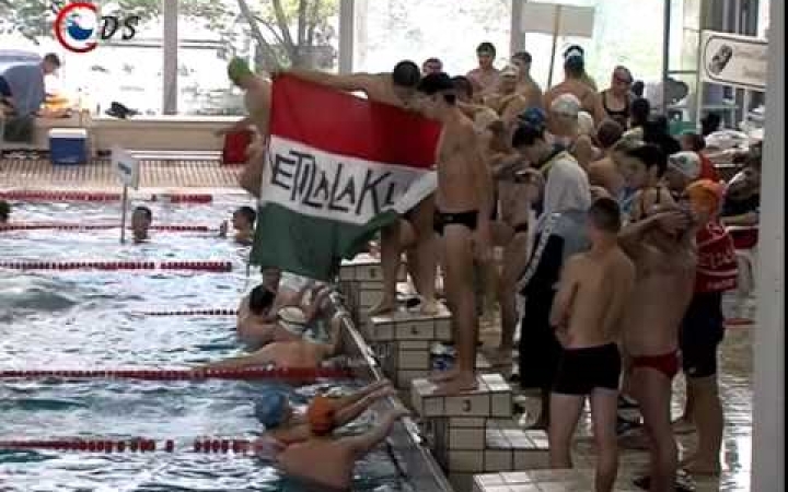 Embedded thumbnail for Úszógála: jótékony hosszok