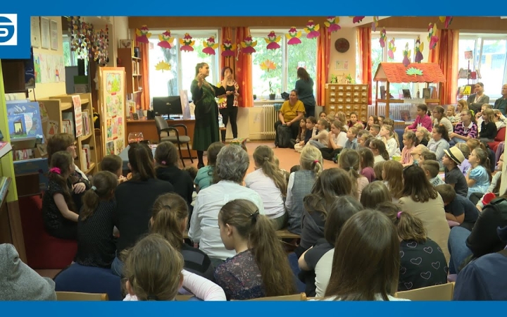 Embedded thumbnail for Változatos programsorozat csalogatta a betű barátait a József Attila Könyvtárba