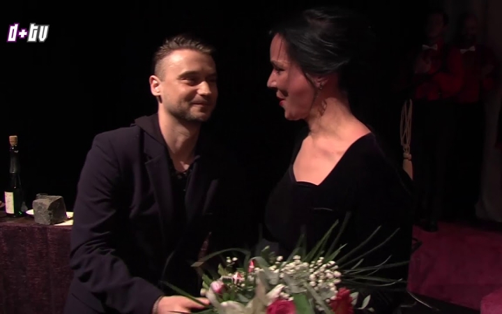 Embedded thumbnail for Keserédes búcsú a színpadtól