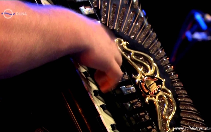 Embedded thumbnail for Repülő kezek