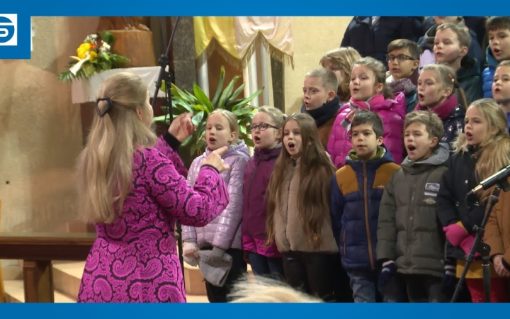 Embedded thumbnail for Szépséges dallamáradás a Móricz adventi koncertjén (galériával)