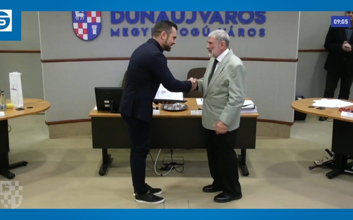Embedded thumbnail for Szilágyi Ferenc kapta a "Szociális Munkáért – Dunaújváros" díjat