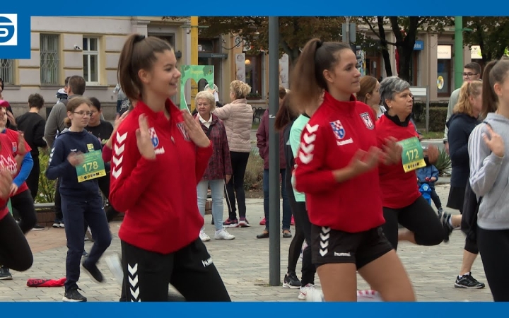 Embedded thumbnail for DSTV: Fuss Velünk, Fuss Értünk