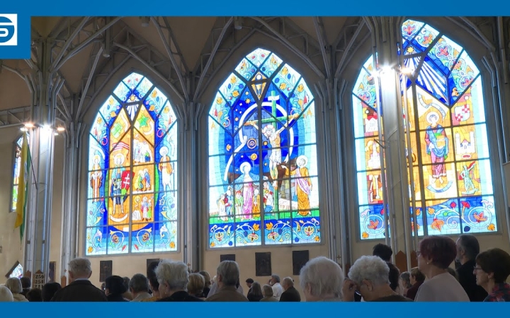 Embedded thumbnail for Gyász: elhunyt Bráda Tibor festőművész, a főtemplom ólomüveg ablakainak készítője