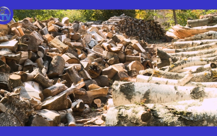 Embedded thumbnail for 30 családot segít az önkormányzat tüzelővel