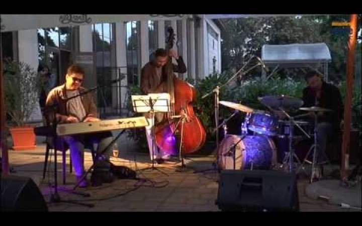 Embedded thumbnail for Három zenész, három hangszer és egy felejthetetlen este