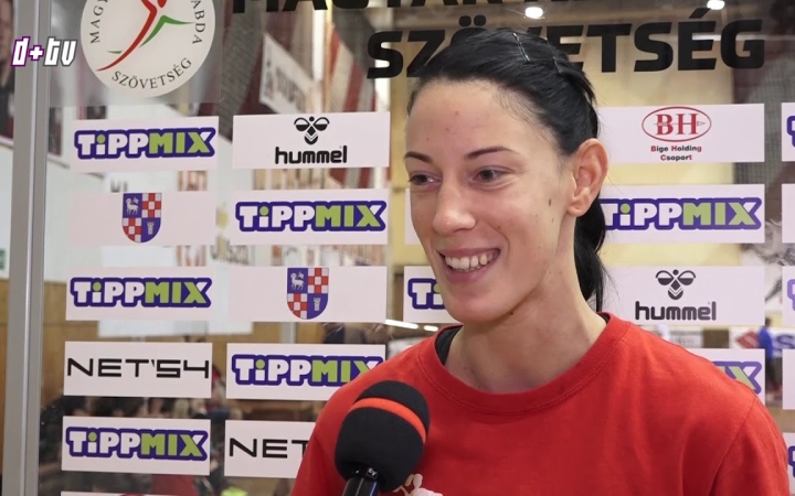 Embedded thumbnail for Bajnoki véghajrá előtt a kézilabdázók