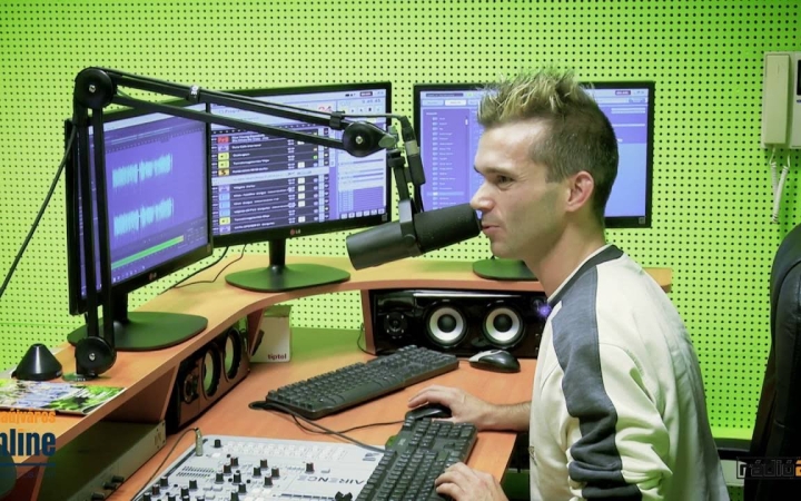 Embedded thumbnail for Olvasás közben is Rádió 24, itt a DO-n