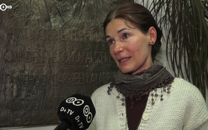 Embedded thumbnail for Ideiglenes rámpa a könyvtárnál