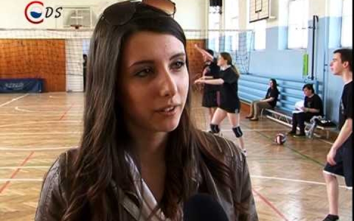 Embedded thumbnail for Belehúzós - Kolinapok a Dunaújvárosi Főiskolán