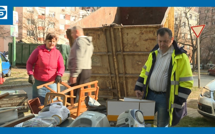 Embedded thumbnail for Több száz köbméter lomtól szabadult meg a város a hétvégén 