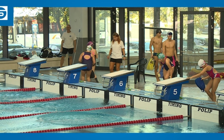 Embedded thumbnail for DSTV: uszonyosok megméretése az uszodában