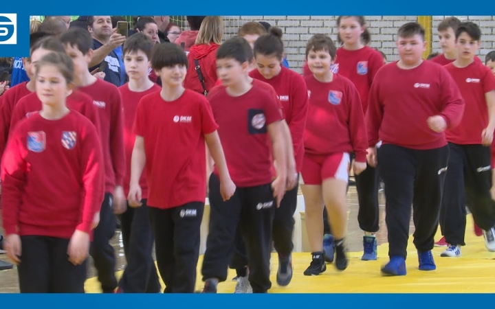 Embedded thumbnail for Parádés évnyitó a szőnyegen (galériával)