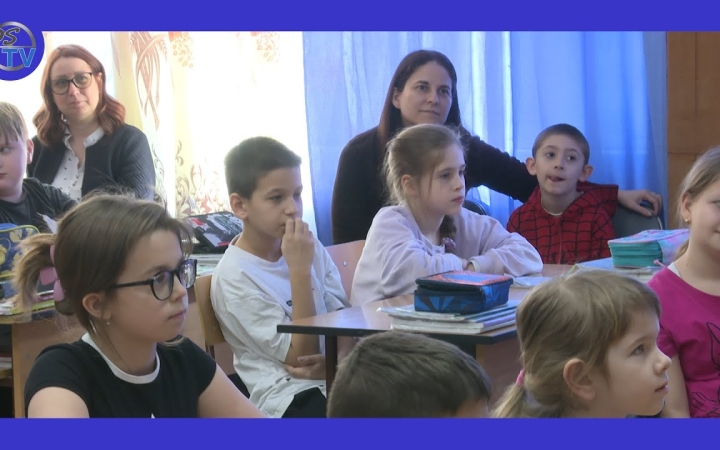 Embedded thumbnail for DSTV: ismerkedési nappal készültek