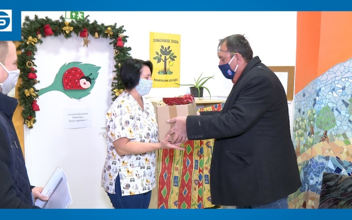 Embedded thumbnail for Ajándék a legkisebbeknek Mikulás előtt