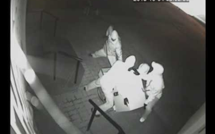 Embedded thumbnail for Vonszolták és elásták a páncélszekrényt - Dunaújvárosi szál