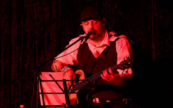 Embedded thumbnail for "Szólj be a papnak": aki szabad, annak mindent szabad?