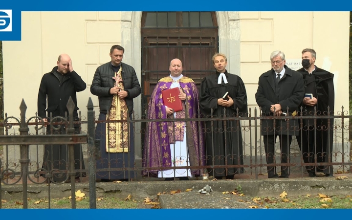 Embedded thumbnail for Rendbetették, felszentelték: az összefogás diadala a kistemetőben
