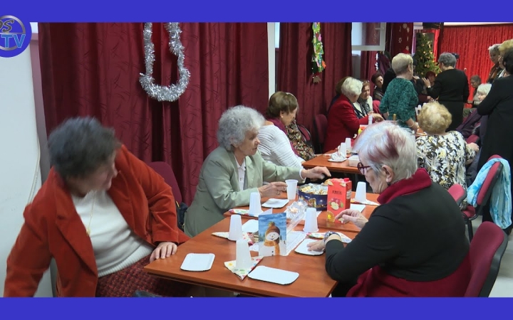 Embedded thumbnail for DSTV: együtt karácsonyoztak a nyugdíjas pedagógusok