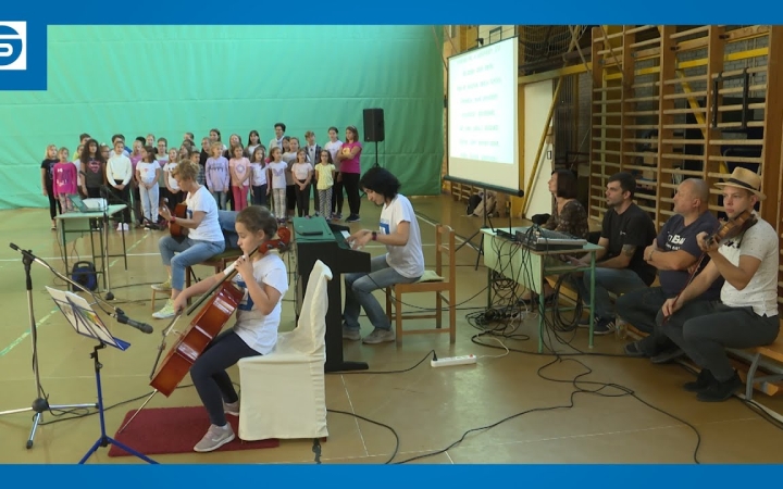 Embedded thumbnail for DSTV: két ünnep az Arany iskolában