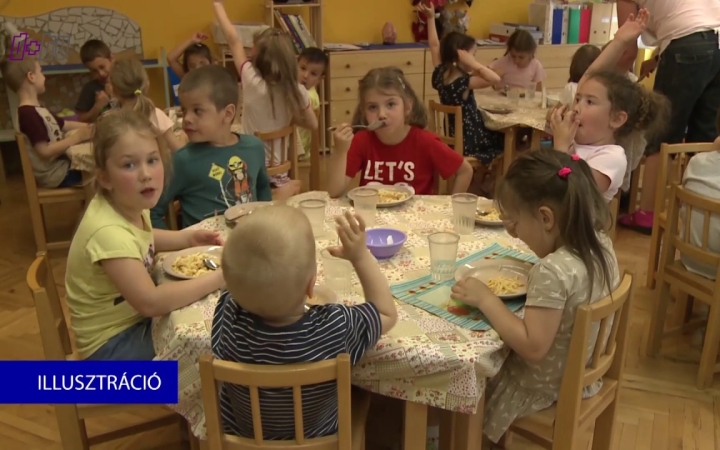 Embedded thumbnail for Szünidei ebéd a rászoruló gyerekeknek