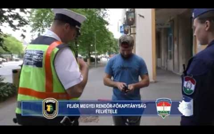 Embedded thumbnail for Célkeresztben a bringások