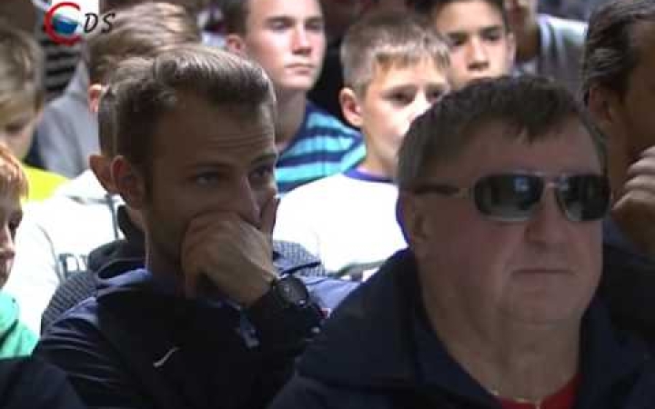 Embedded thumbnail for Labdarúgás: rögös az út a profik világába