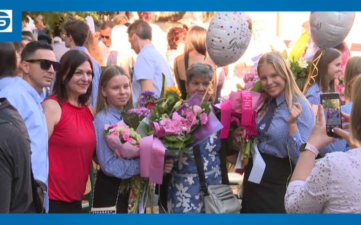 Embedded thumbnail for DSTV: elballagtak a móriczosok (galériával)