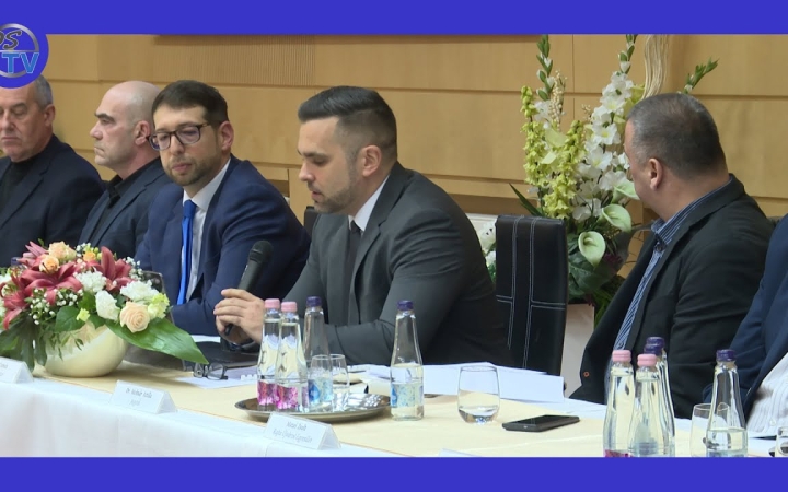 Embedded thumbnail for Közmeghallgatást tartottak a Városházán