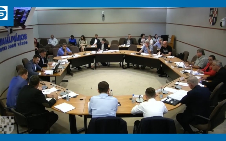 Embedded thumbnail for Köszöntő és pengeváltás is színezte közgyűlést