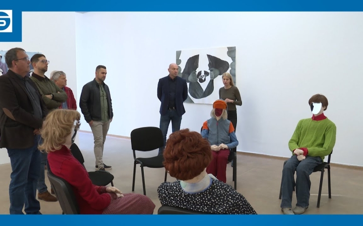 Embedded thumbnail for Az évad kiállítását tekintették meg a képviselők