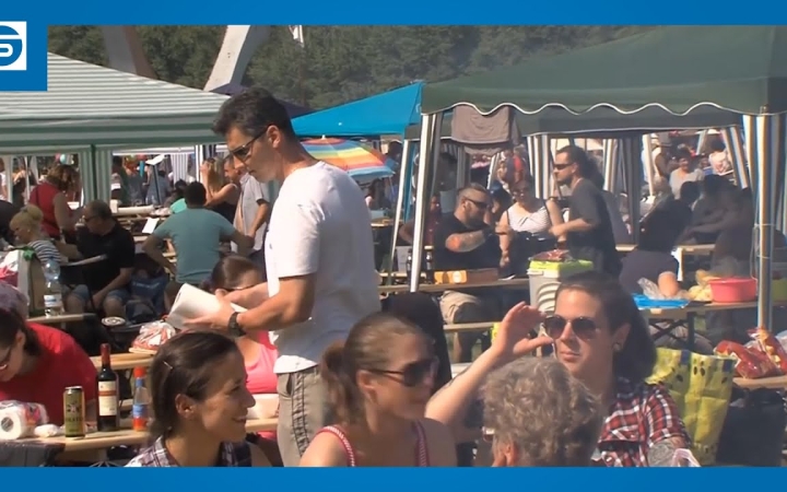 Embedded thumbnail for DSTV: ünnepi programözön